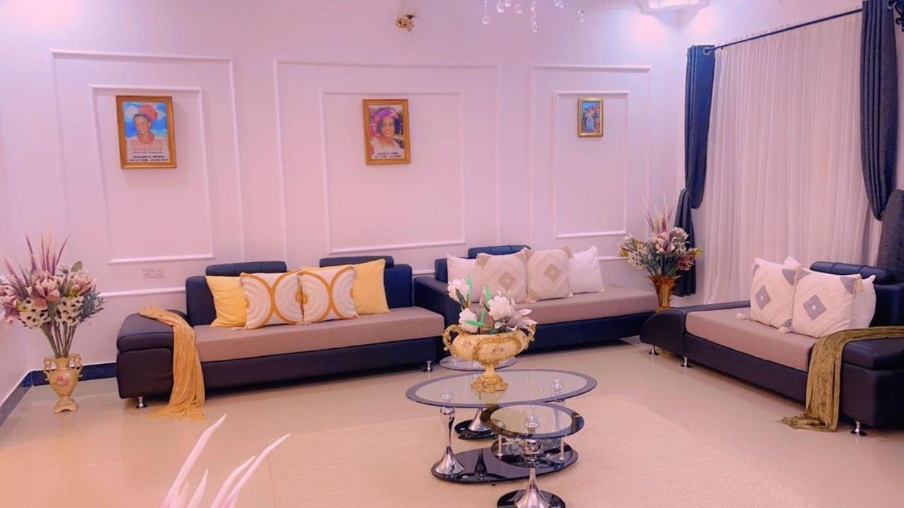 Хостел Evelina House Boma la Ngombe Экстерьер фото